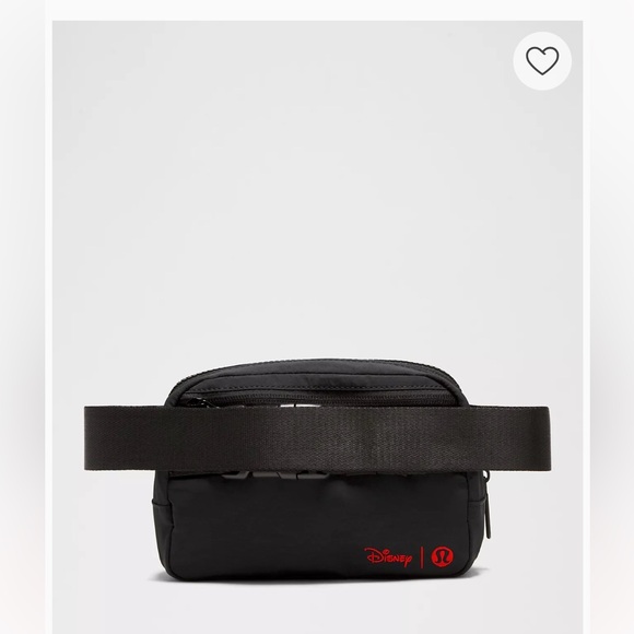 Disney x lululemon
Everywhere Belt Bag 1L Mickey
Outline Graphic - Picture 3 of 12
